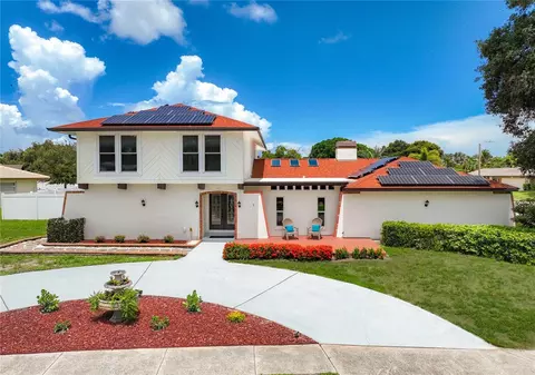 3102 Bluffs Dr, Largo, FL 33770