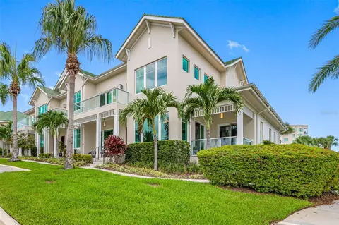 6 Hibiscus Ln, Belleair, FL 33756