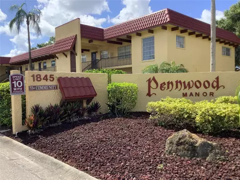 1845 Highland Ave S #4, Clearwater, FL 33756