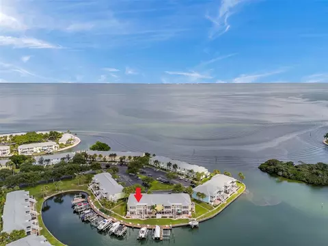 5257 Beach Dr SE #D, Saint Petersburg, FL 33705