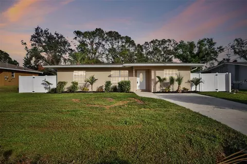 831 Searcy Ave, Sarasota, FL 34237
