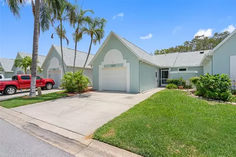 9473 Tara Cay Dr, Seminole, FL 33776