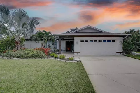 2098 Swan Ln, Safety Harbor, FL 34695