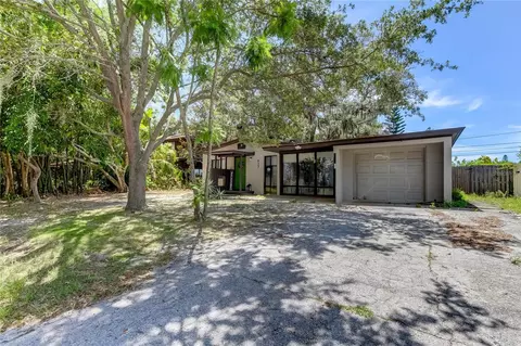 915 Sandpiper Way S, Saint Petersburg, FL 33707