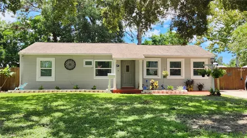 1629 Canterbury Rd N, Saint Petersburg, FL 33710