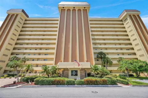 4550 Cove Cir #903, Saint Petersburg, FL 33708