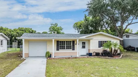 3713 Luma Dr, Holiday, FL 34691