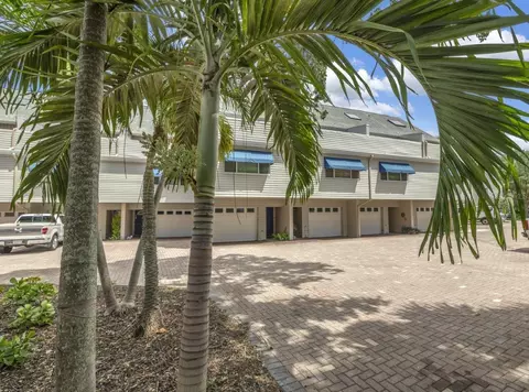 1355 Pinellas Bayway S #17, Tierra Verde, FL 33715