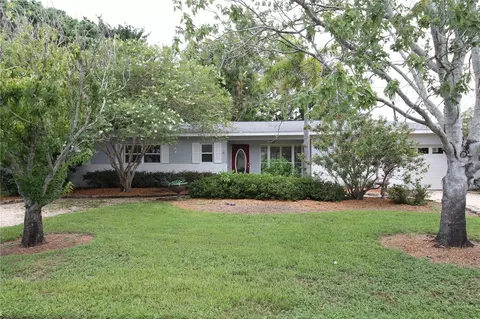 1315 Dixie Ln S, Saint Petersburg, FL 33707