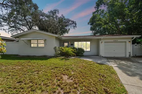 12415 104th St, Largo, FL 33773