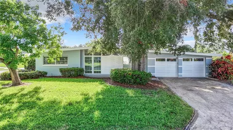 161 Overbrook St W, Largo, FL 33770