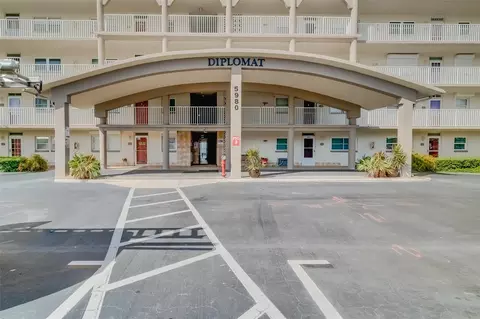 5980 Shore Blvd S #209, Gulfport, FL 33707