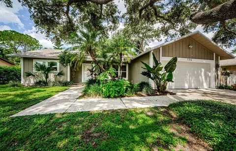 736 Glengary Ln, Palm Harbor, FL 34683
