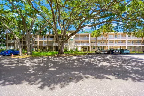 821 Patricia Ave #202, Dunedin, FL 34698