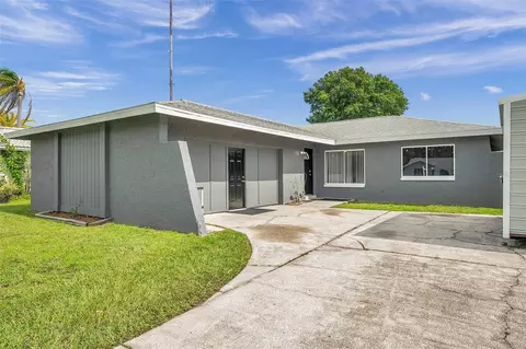 9156 85th Ave, Seminole, FL 33777