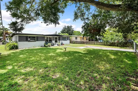 9697 Crestview St, Seminole, FL 33772
