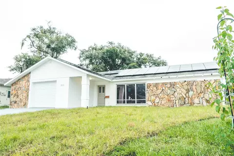 7413 Executive Woods Ct, Port Richey, FL 34668