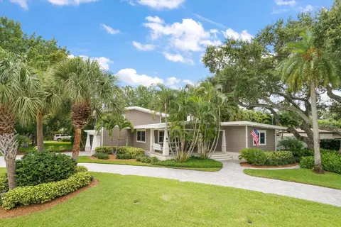 1 Bluff View Dr, Belleair, FL 33756
