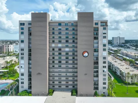 7300 Sun Island Dr S #1102, South Pasadena, FL 33707