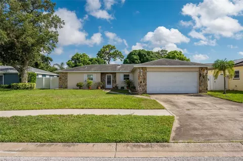 11058 112th Ave, Seminole, FL 33778