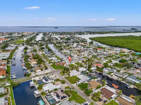 6510 Abaco Dr, Apollo Beach, FL 33572