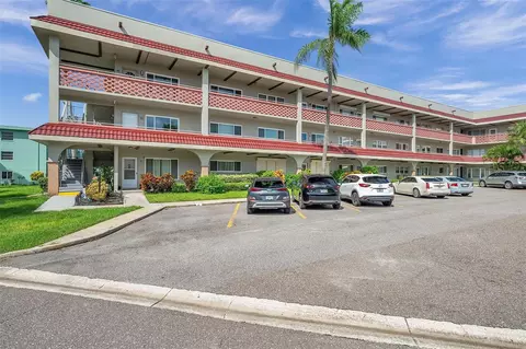 2072 Australia Way W #28, Clearwater, FL 33763