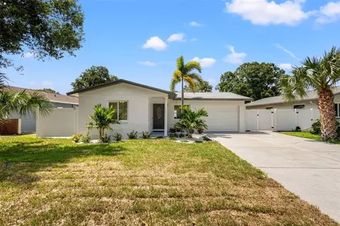 204 SE Monroe Cir N, Saint Petersburg, FL 33703