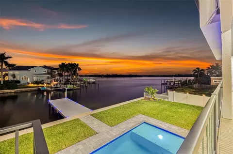 2121 Bayou Grande Blvd NE, Saint Petersburg, FL 33703