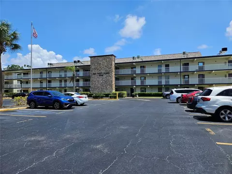 6100 12th St S #310, Saint Petersburg, FL 33705