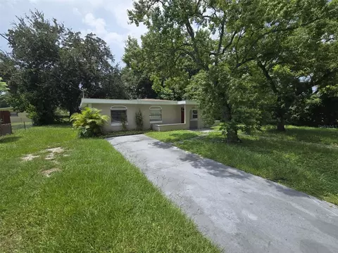 135 Flamingo Dr, Auburndale, FL 33823