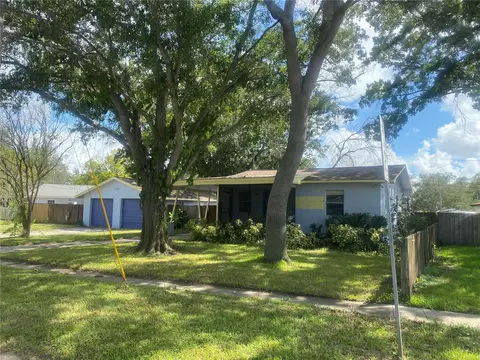 8120 Riverside Dr N, Saint Petersburg, FL 33702