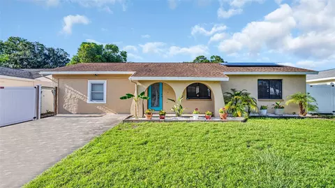 8138 Cottonwoode Dr, Largo, FL 33773