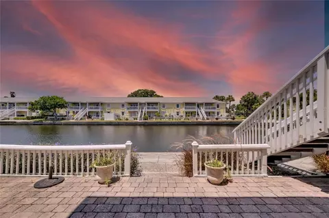 5005 Coquina Key Dr SE #B, Saint Petersburg, FL 33705