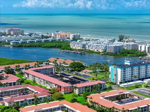 10215 Regal Dr #24, Largo, FL 33774