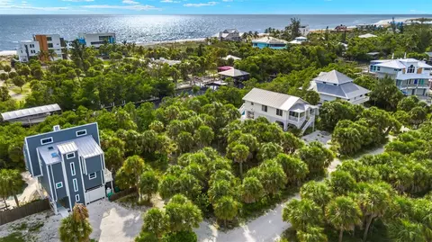 47 Palm Dr, Placida, FL 33946