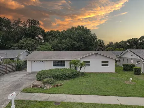 4527 Beacon Dr, Sarasota, FL 34232