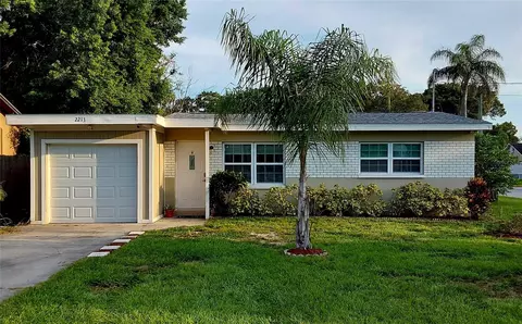 2213 Cathedral Dr, Palm Harbor, FL 34683