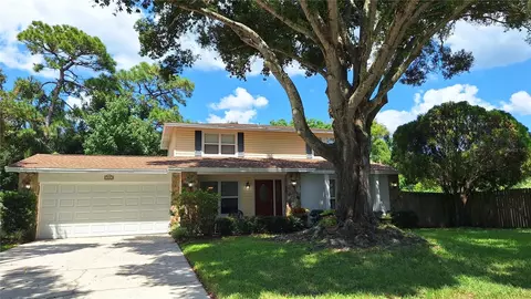 28 Harbor Lake Cir, Safety Harbor, FL 34695