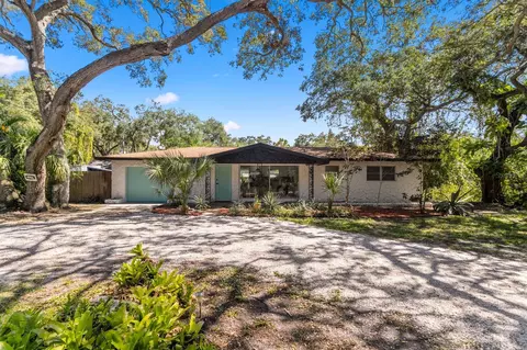 4986 Woodland Dr, Saint Petersburg, FL 33708