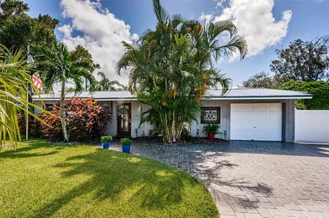 13406 Ridgeland Dr, Seminole, FL 33776