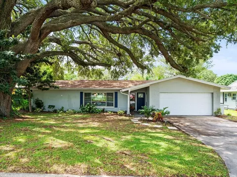 1943 Jeffords St, Clearwater, FL 33764