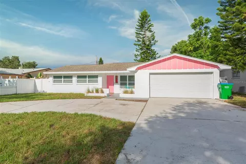8432 136th St, Seminole, FL 33776