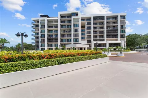 8 Belleview Blvd #307, Belleair, FL 33756
