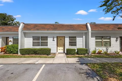 9025 Mission Oaks Blvd, Seminole, FL 33776