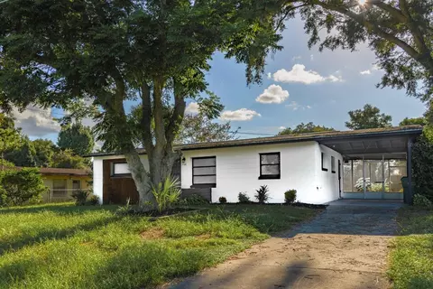 706 Phoenix, Fruitland Park, FL 34731