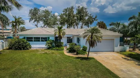 6944 S Shore Dr S, South Pasadena, FL 33707
