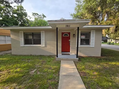 1911 High St, Leesburg, FL 34748