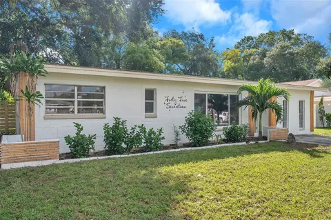 4517 Dolphin Dr, Tampa, FL 33617