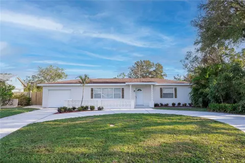5952 50th Ave N, Kenneth City, FL 33709