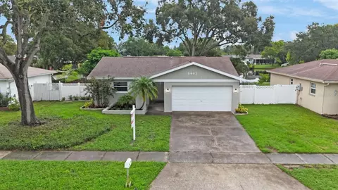 9443 Scott Dr, Seminole, FL 33777